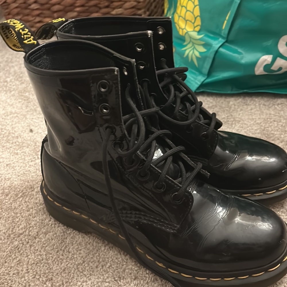 (Glossy) Dr. Martens